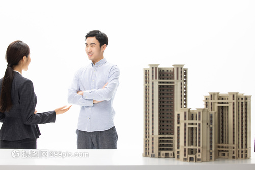 專業美女房產經紀，為您量身定制理想家園